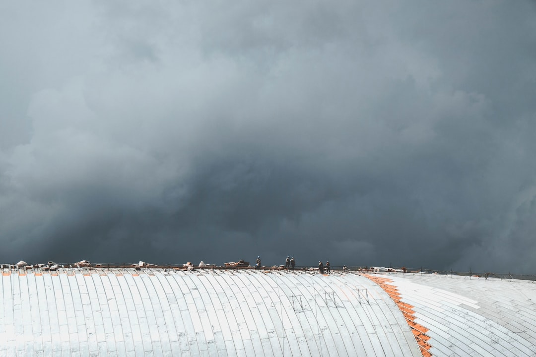 Storm Chasers vs Local Pros: How to Protect Your Home